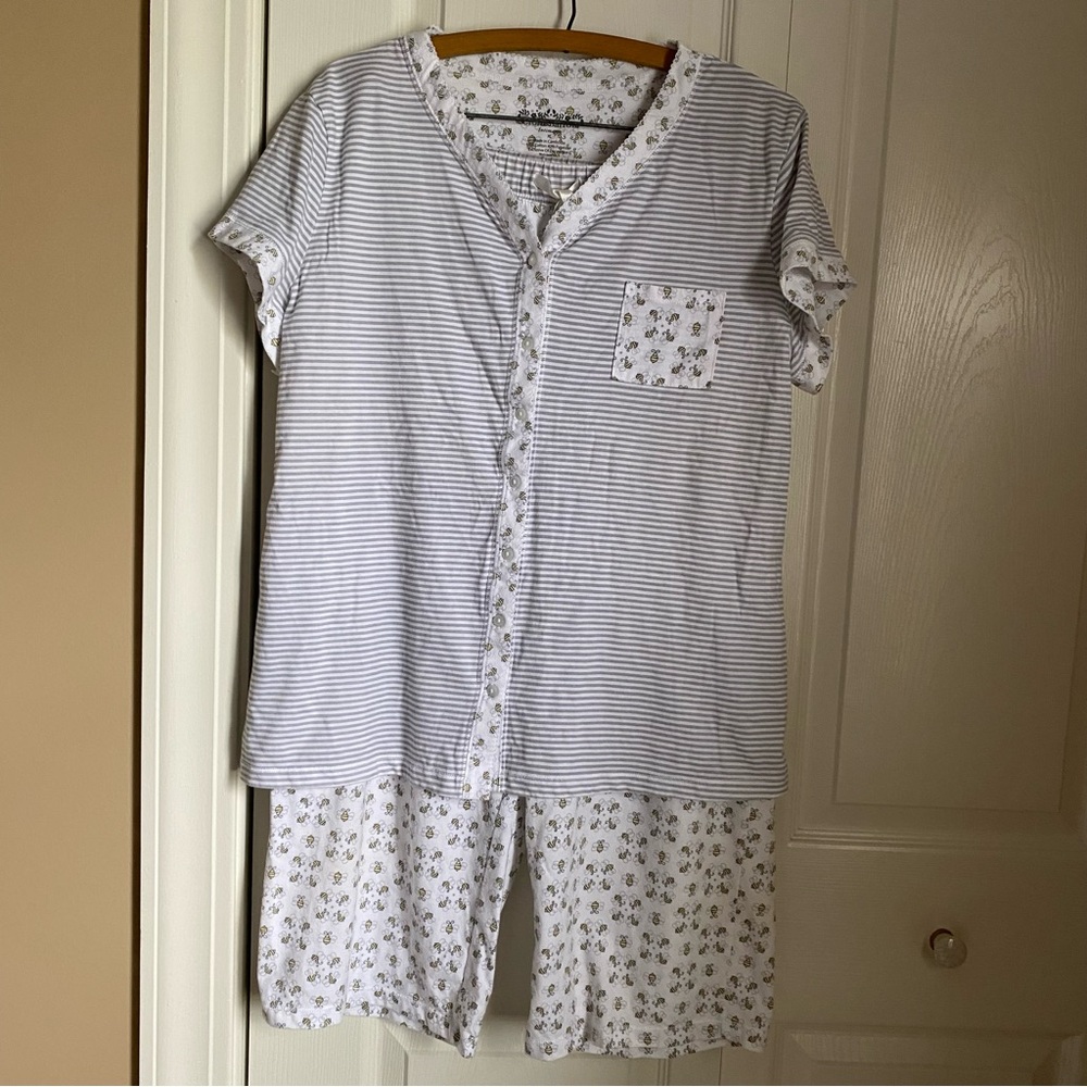 Womens Short Sleeve Capri Pajamas Set XL Honeybee Gray White Striped Cottage